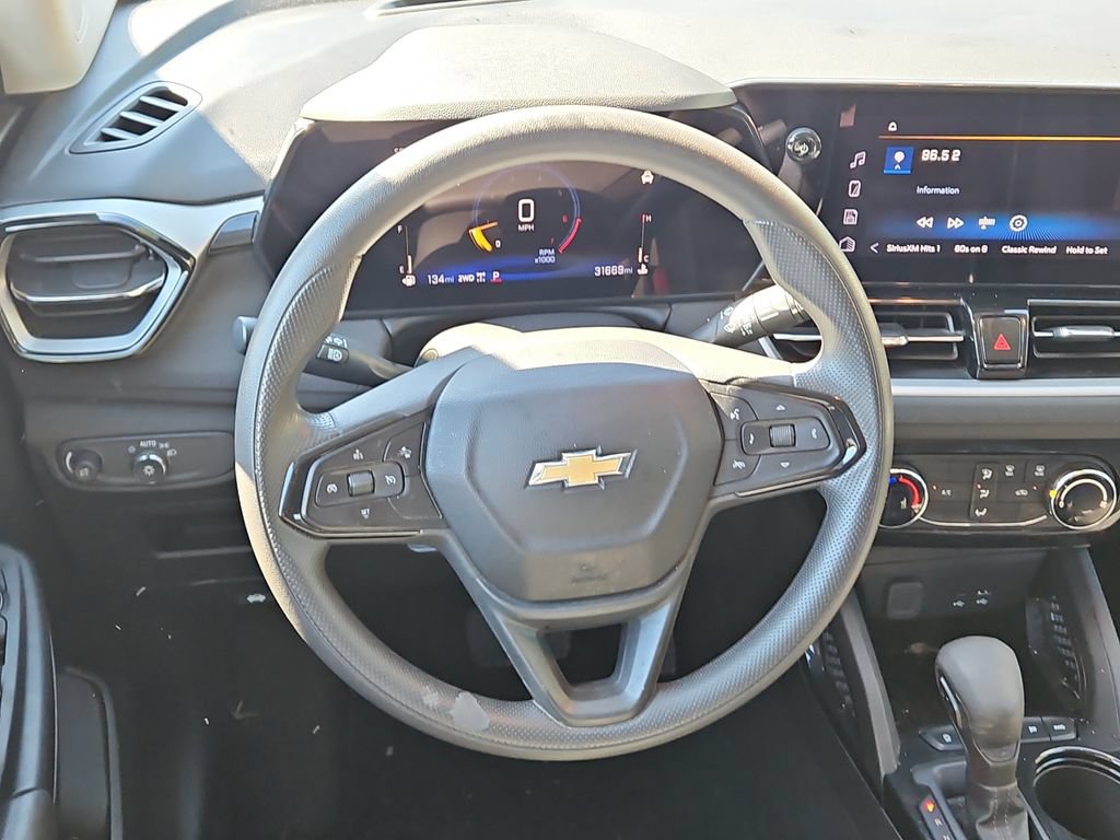 Used 2024 Chevrolet TrailBlazer LT w/ Driver Confidence Package AWD/4WD image 23