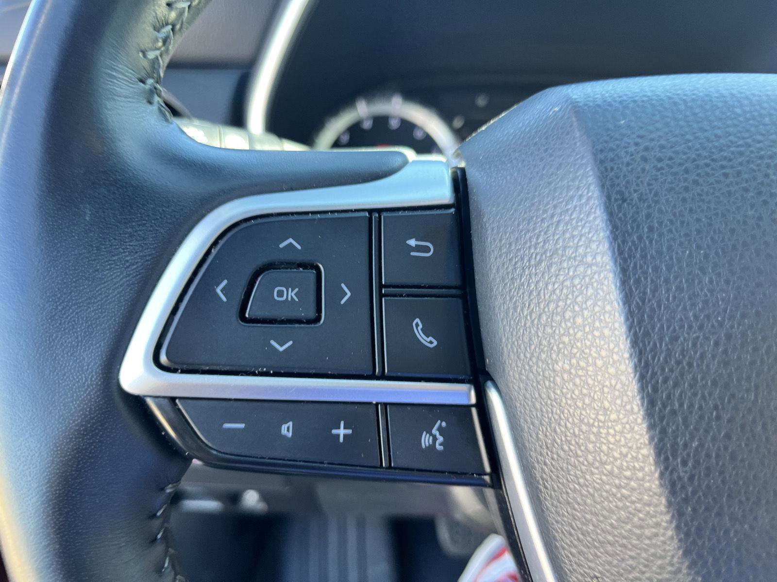 Used 2022 Toyota Highlander XSE image 37