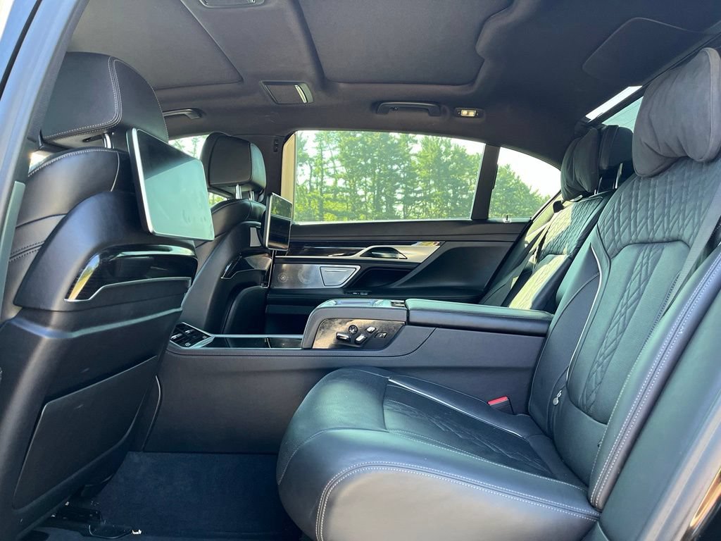 Used 2019 BMW 750i xDrive AWD/4WD image 25