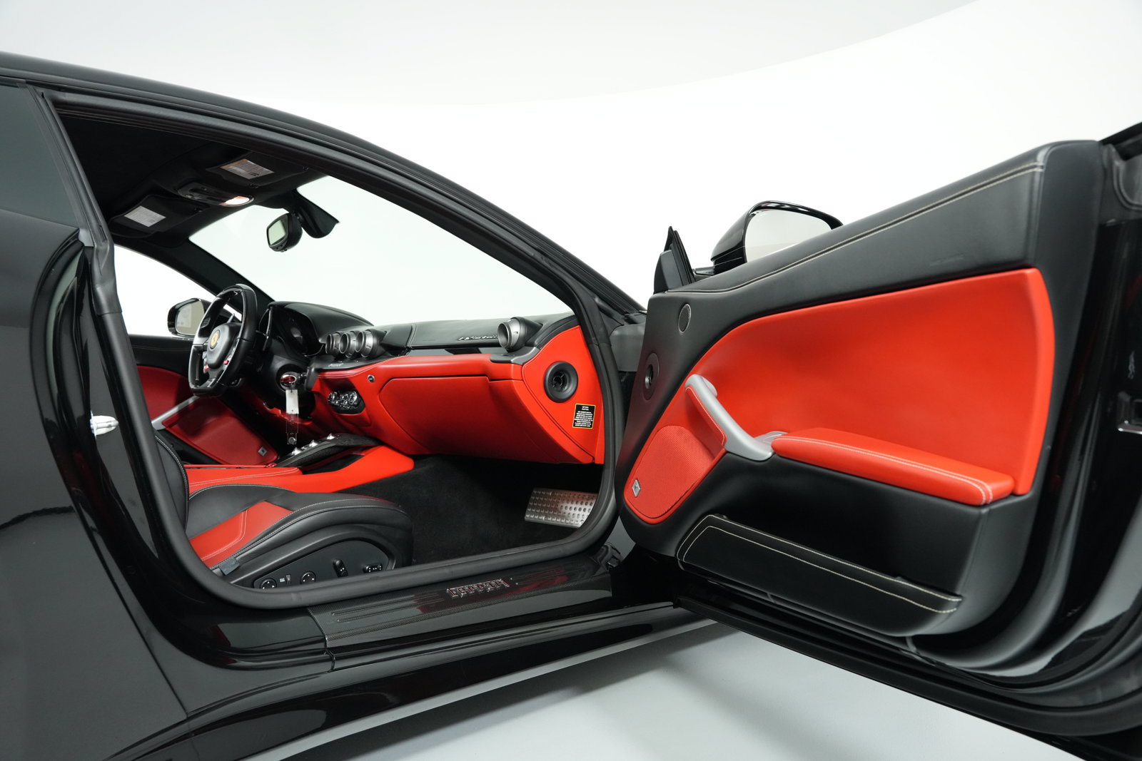 Used 2014 Ferrari F12 Berlinetta RWD image 29