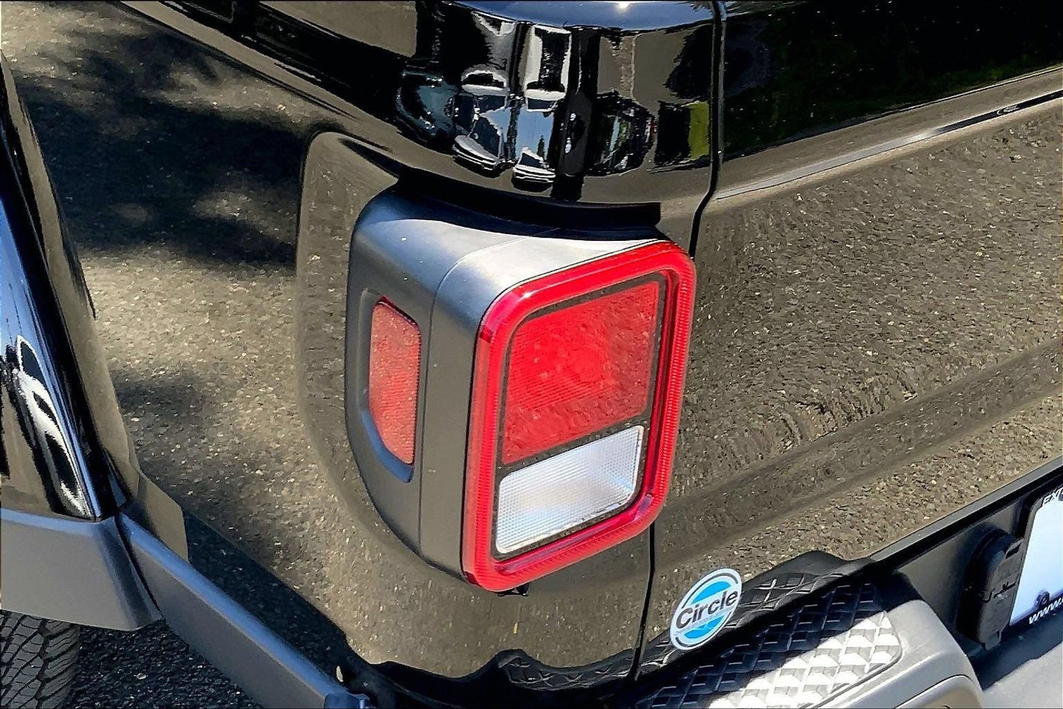 Certified 2024 Jeep Gladiator Sport AWD/4WD image 22