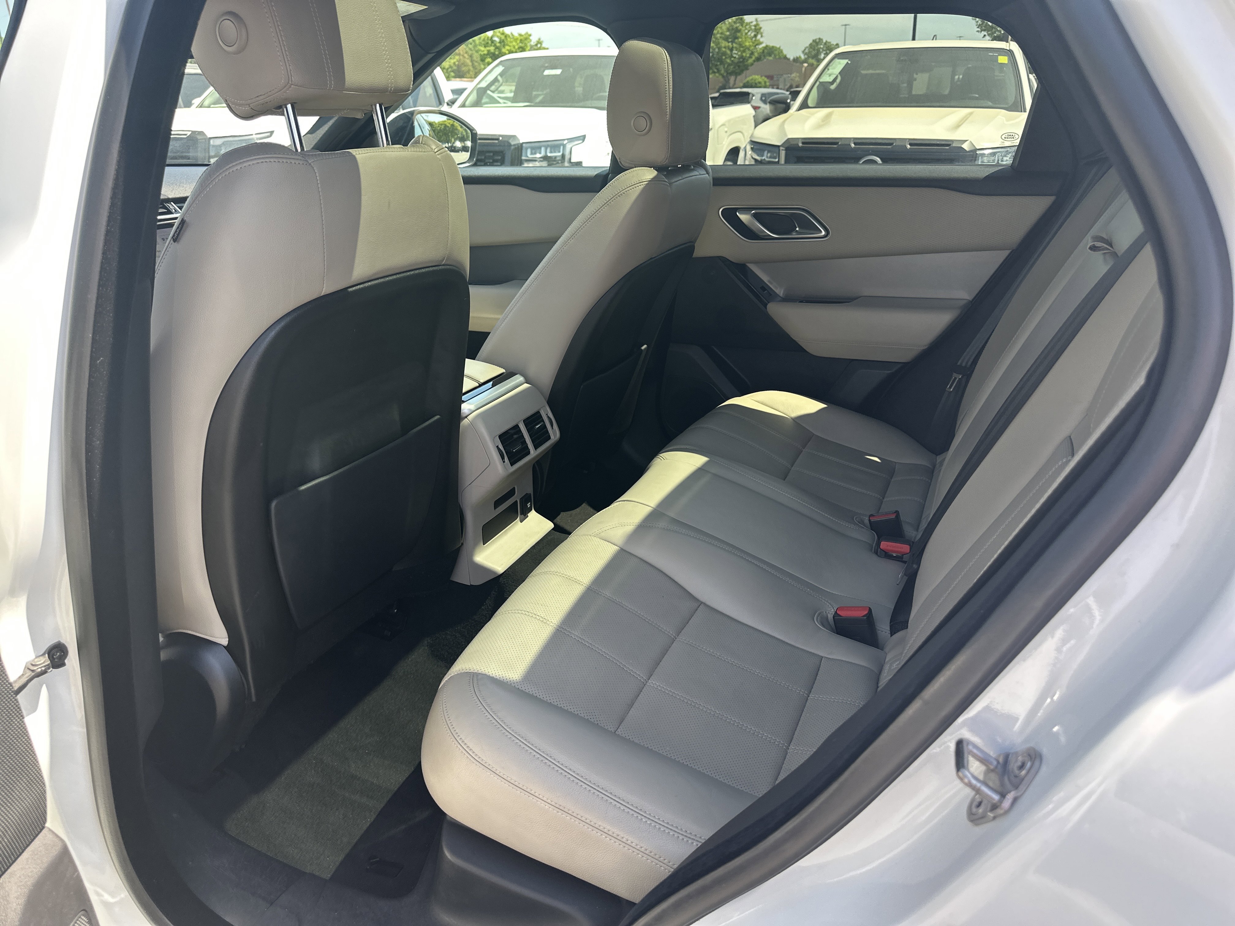 Used 2020 Land Rover Range Rover Velar S image 12