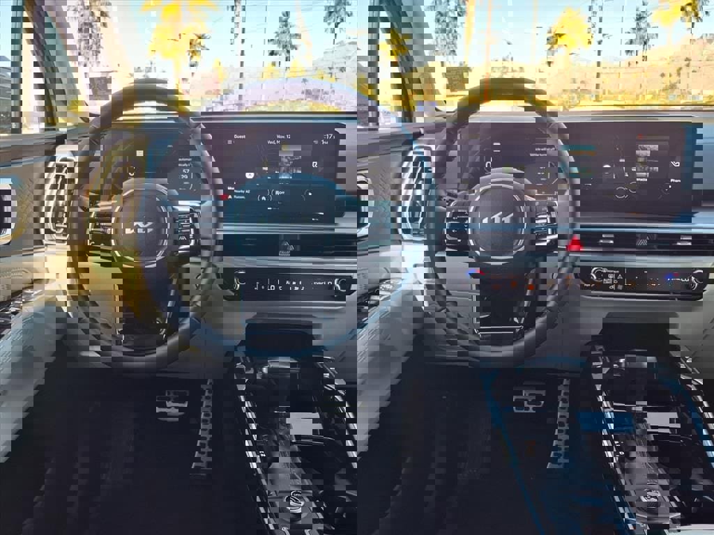 Used 2024 Kia Sorento SX image 26