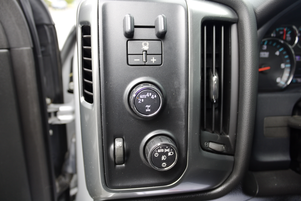 Used 2017 Chevrolet Silverado 1500 LT w/ All Star Edition AWD/4WD image 13