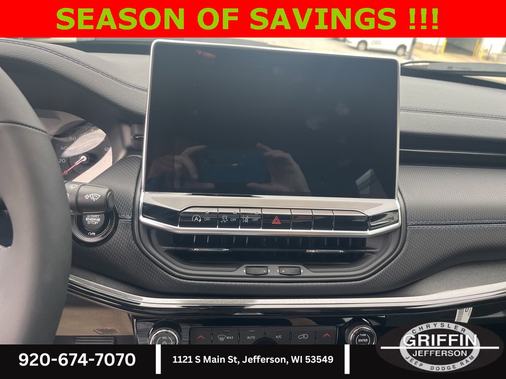 New 2025 Jeep Compass Latitude w/ Sun & Sound Group image 10