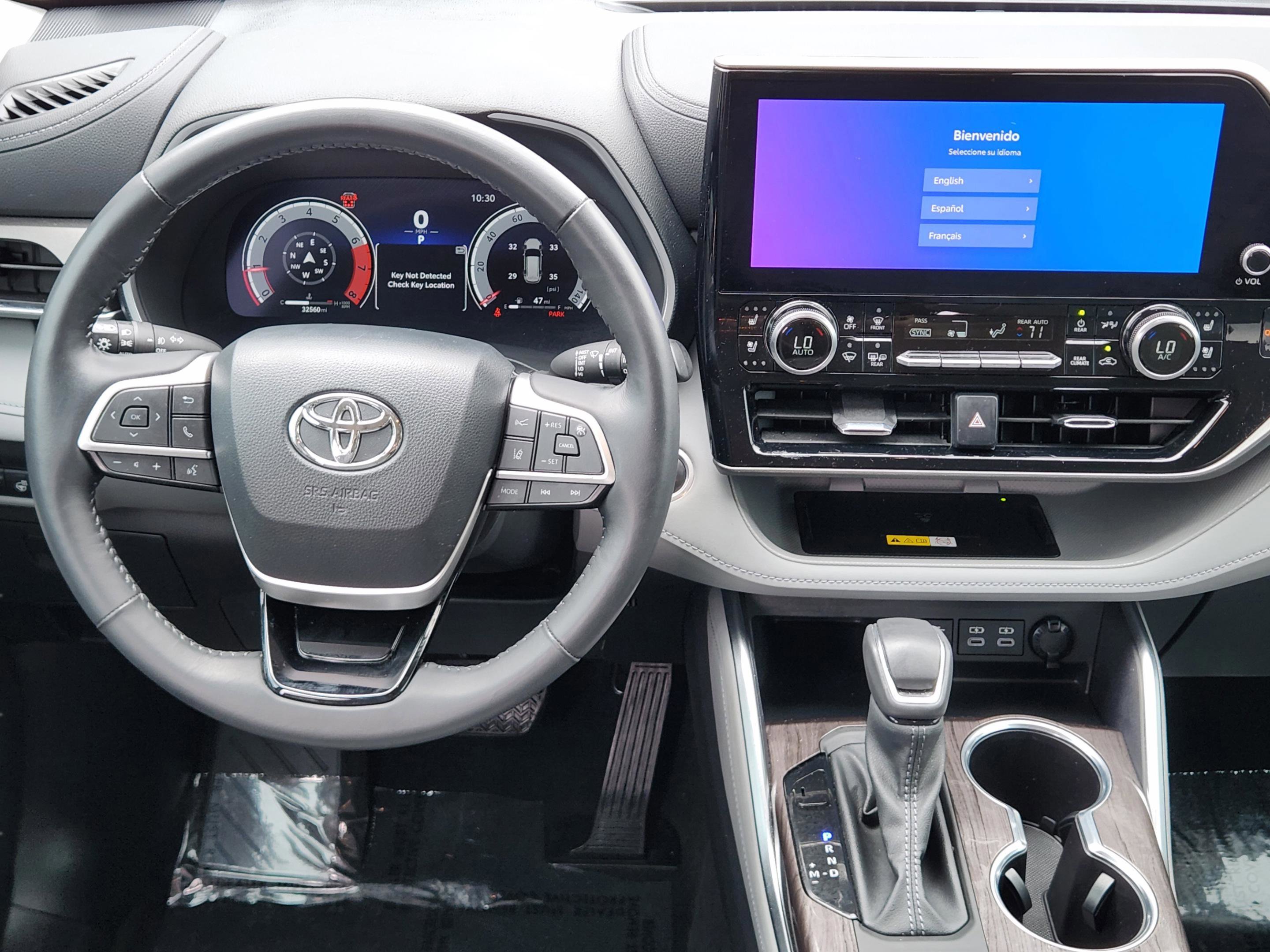 Used 2024 Toyota Highlander Limited FWD image 7
