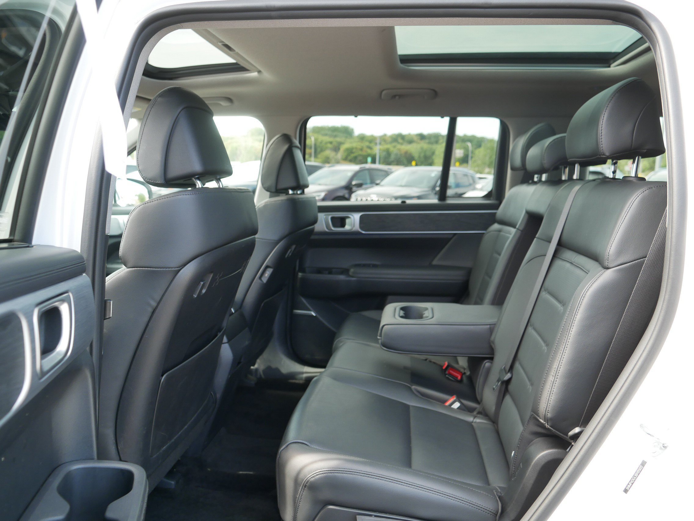 Used 2025 Hyundai Santa Fe Limited AWD/4WD image 15