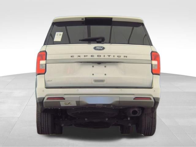 Used 2024 Ford Expedition XLT AWD/4WD image 5