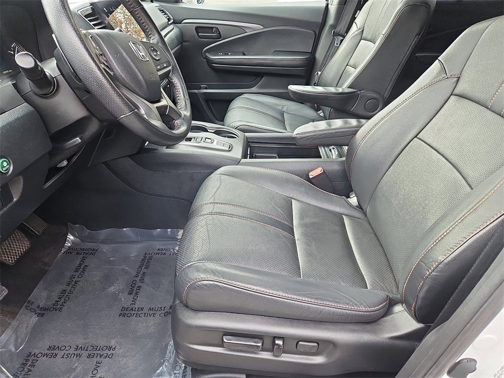 Certified 2023 Honda Passport TrailSport image 32