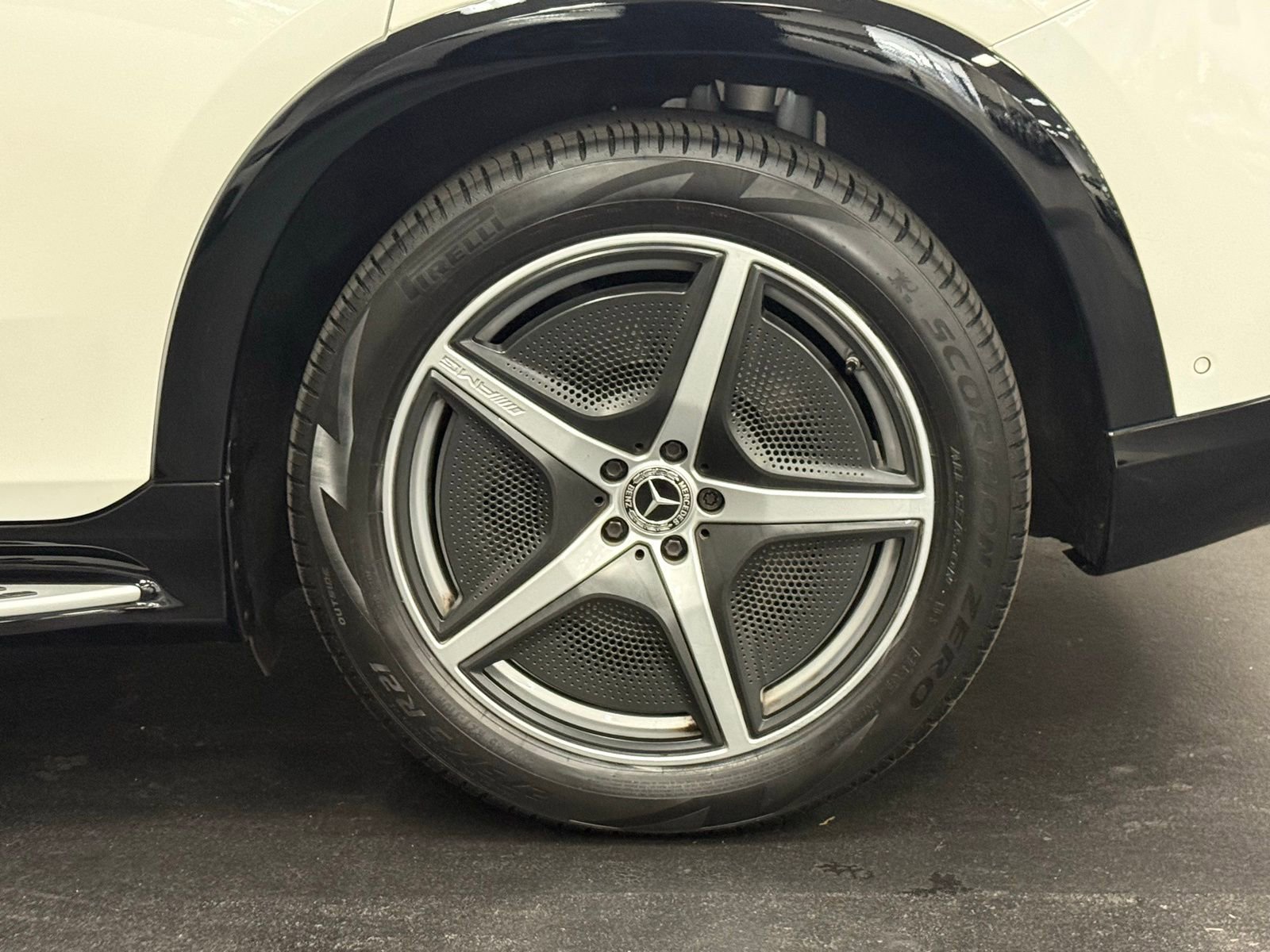 Used 2023 Mercedes-Benz EQS 450+ SUV image 16