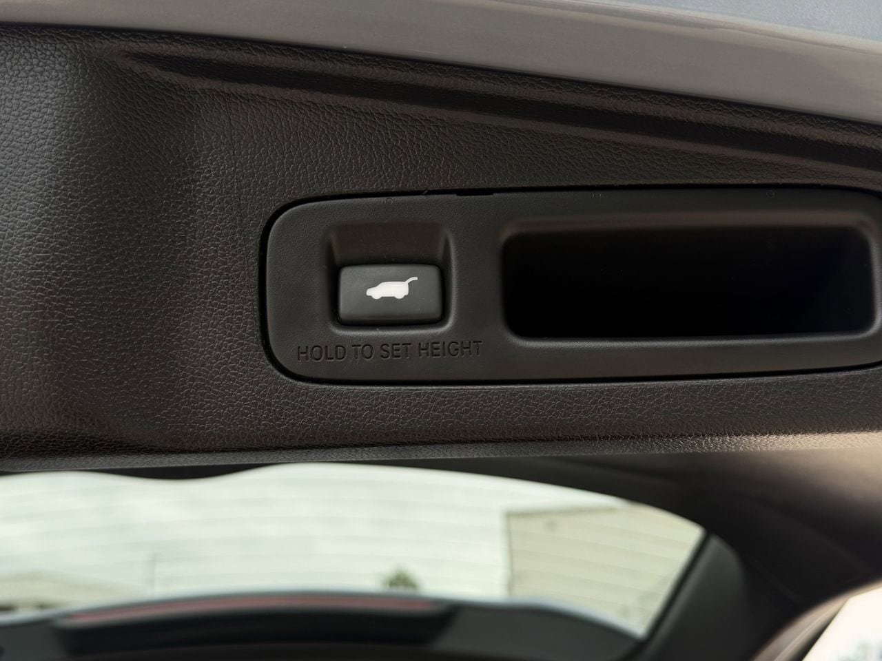 Used 2020 Honda CR-V Touring image 37