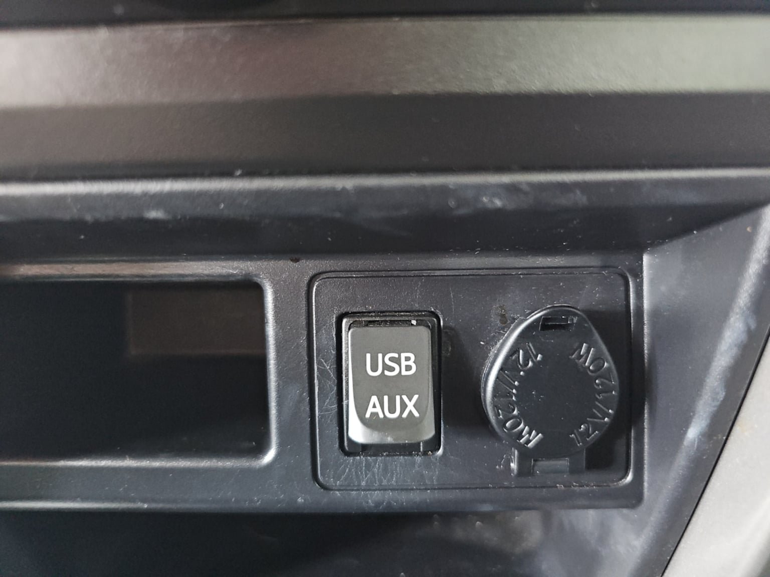 Used 2016 Toyota 4Runner SR5 AWD/4WD image 25