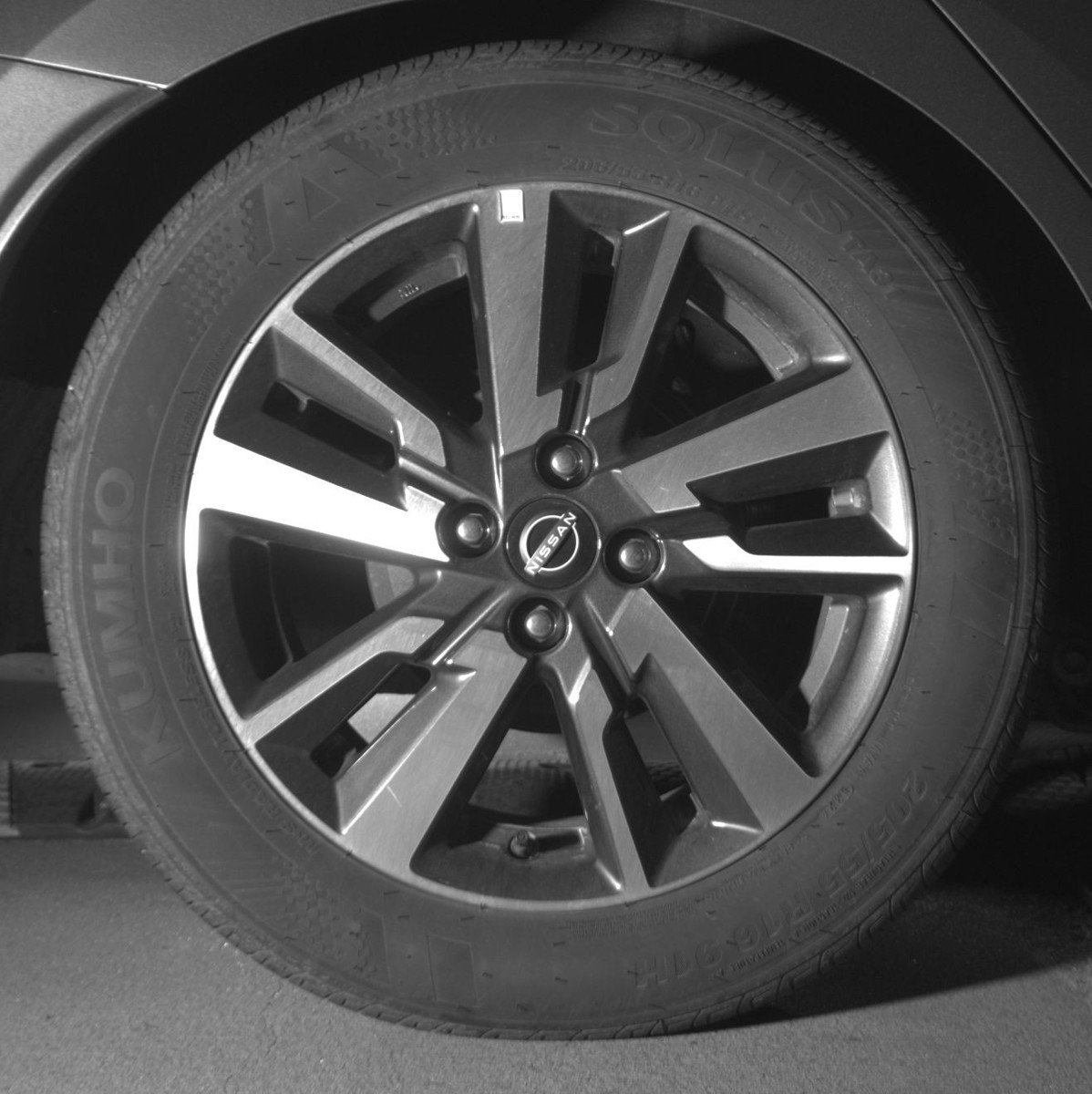 Used 2025 Nissan Versa SV image 15