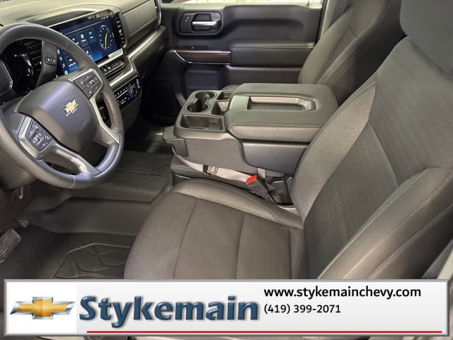 Used 2025 Chevrolet Silverado 2500 LT w/ Convenience Package image 36