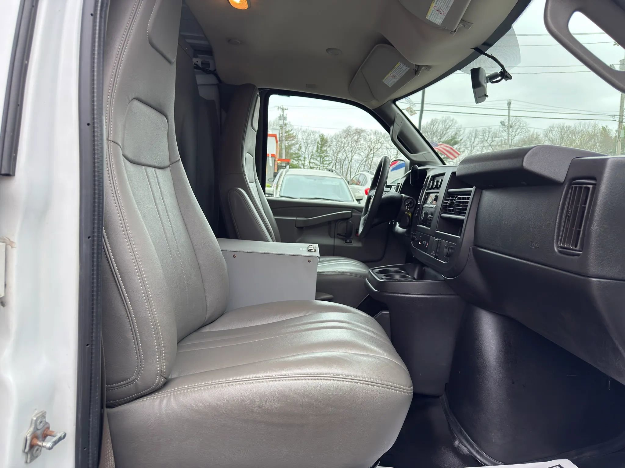 Used 2019 Chevrolet Express 2500 w/ Driver Convenience Package RWD image 21