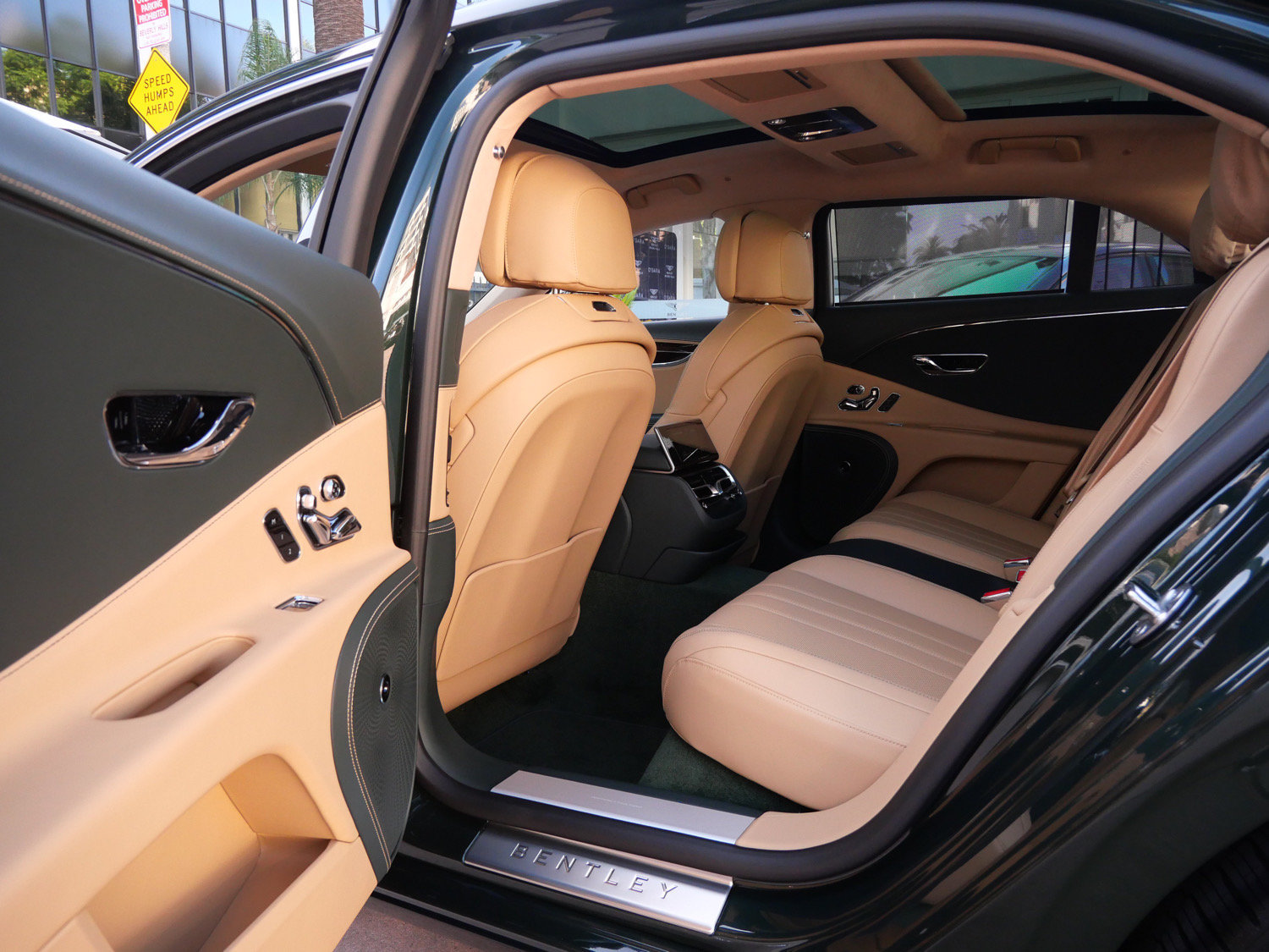 New 2026 Bentley Flying Spur V8 AWD/4WD image 19