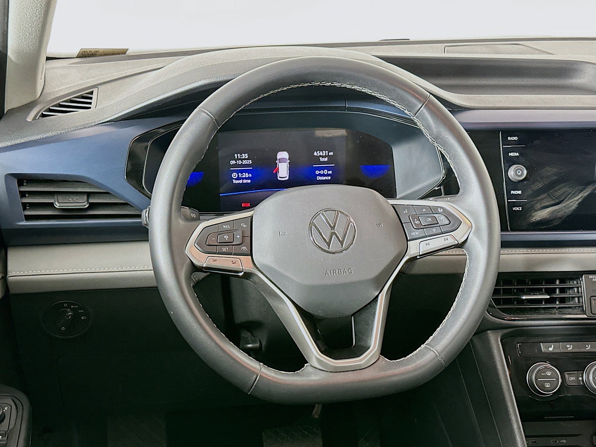 Used 2024 Volkswagen Taos SE image 18