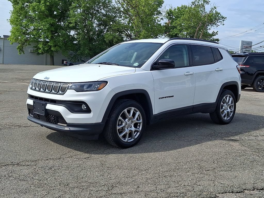 Used 2022 Jeep Compass Latitude AWD/4WD image 6