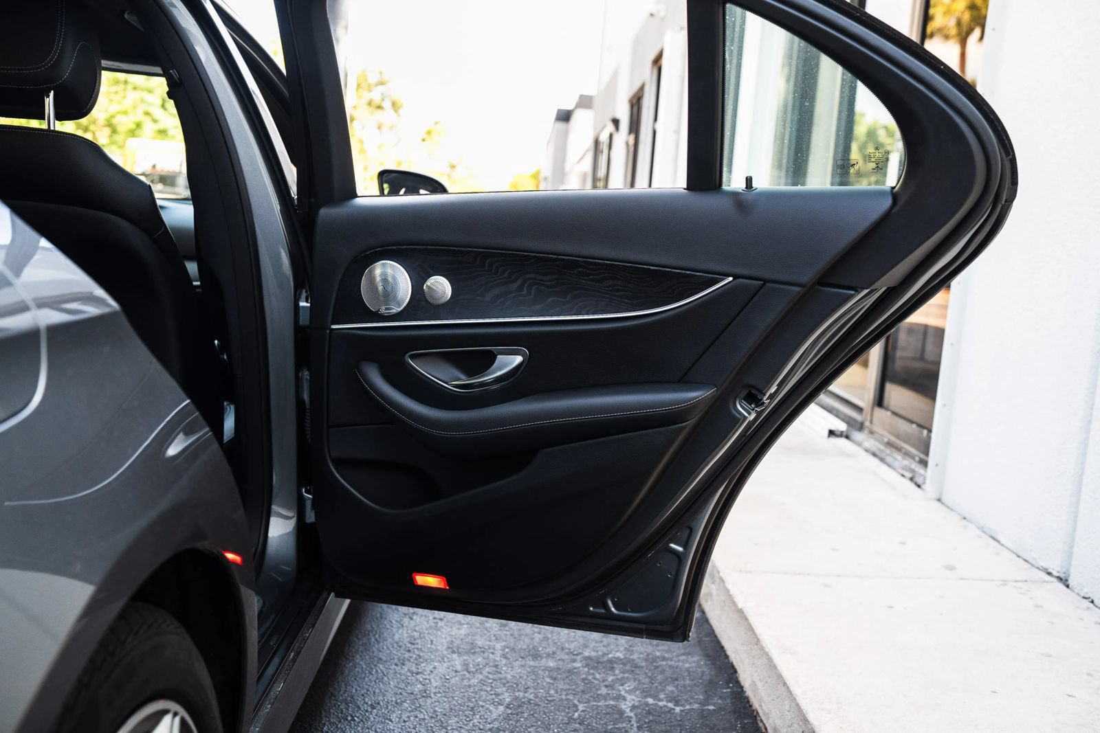 Used 2018 Mercedes-Benz E 300 4MATIC image 26