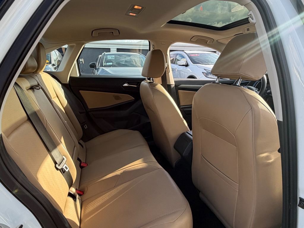 Used 2020 Volkswagen Jetta SE FWD image 16