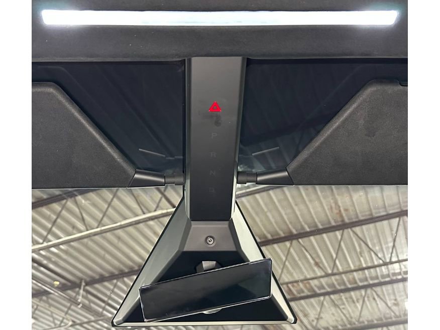 Used 2024 Tesla Cybertruck AWD Crew Cab image 38