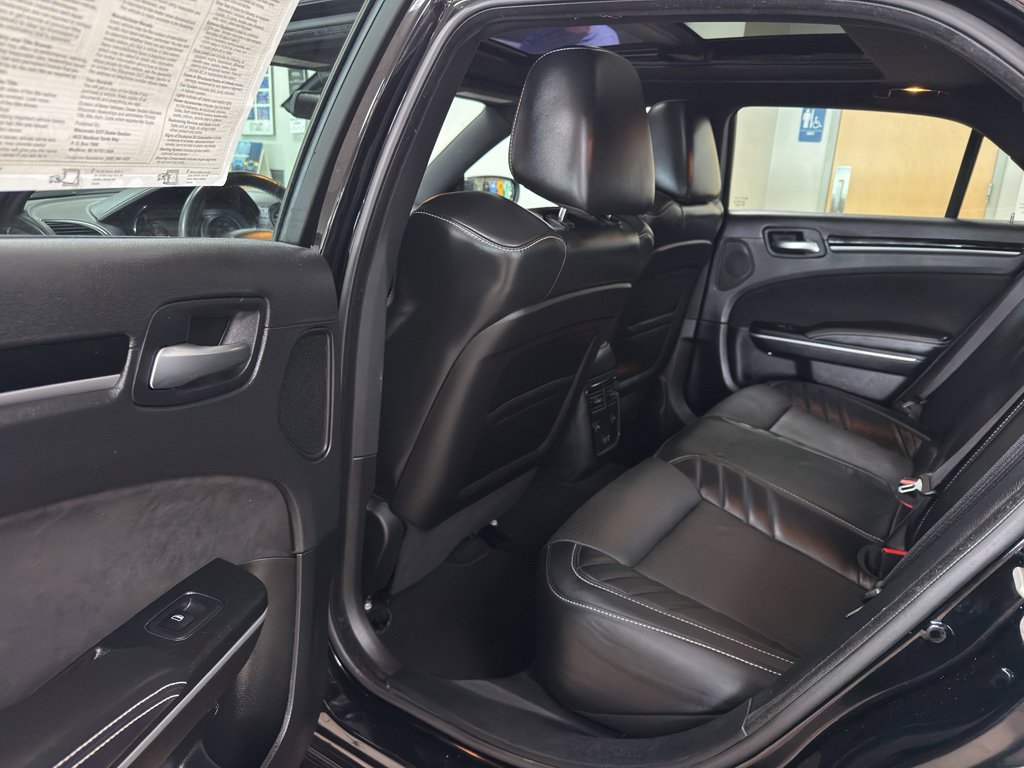 Used 2023 Chrysler 300 C image 27