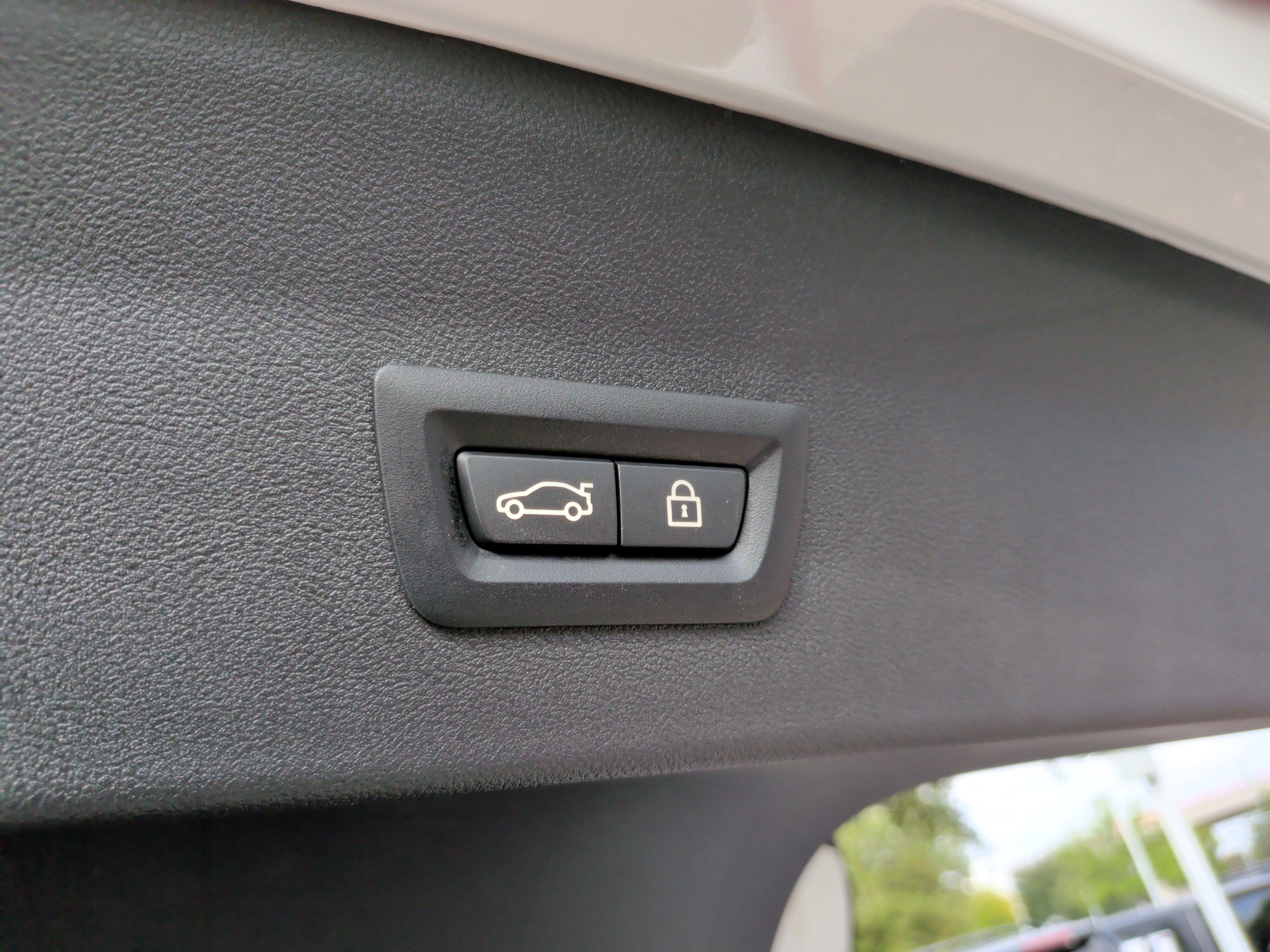 Used 2022 BMW X4 xDrive30i AWD/4WD image 40