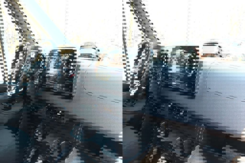 Used 2025 Mercedes-Benz Sprinter 2500 image 27