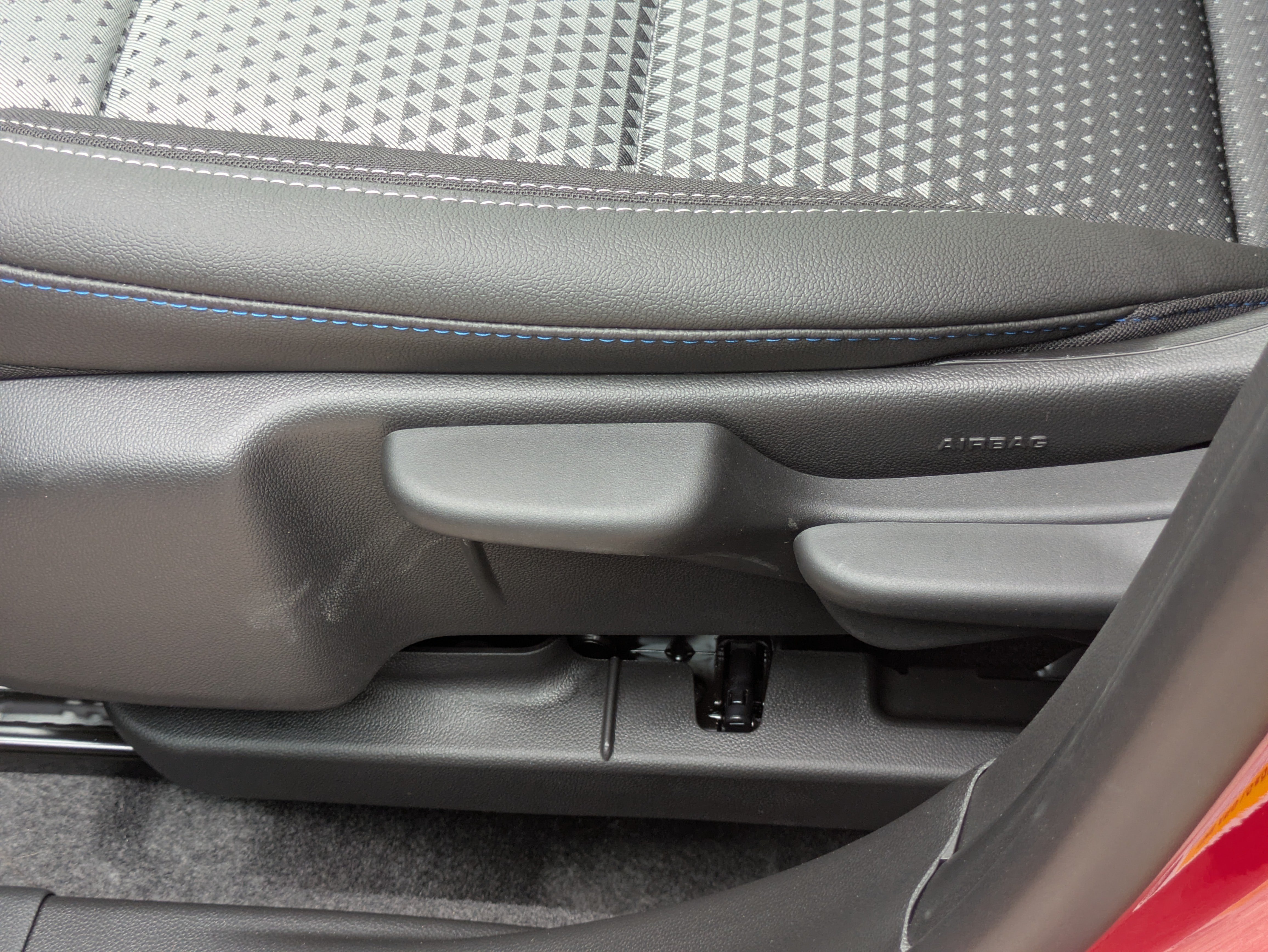 New 2026 Chevrolet Trax LT w/ Sunroof Package FWD image 12