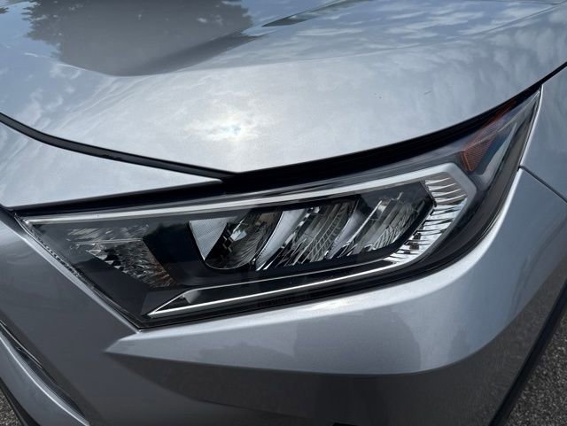 Used 2020 Toyota RAV4 Limited FWD image 8