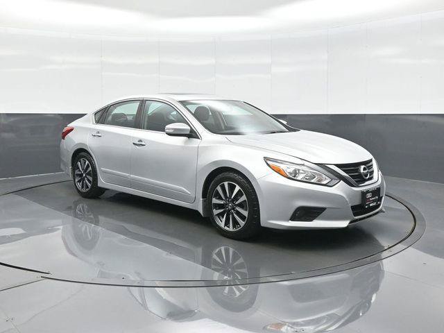 Used 2016 Nissan Altima 2.5 SV w/ Convenience Package FWD image 1