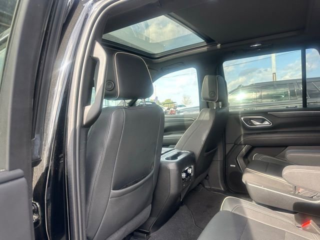 Used 2023 GMC Yukon SLT w/ SLT Luxury Package image 30