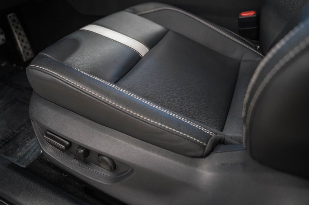 Used 2025 Toyota Camry SE image 33