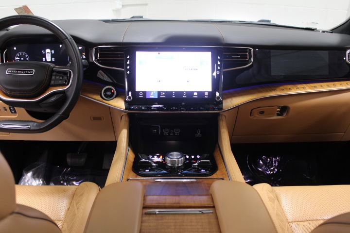 Used 2022 Jeep Grand Wagoneer Series III image 28