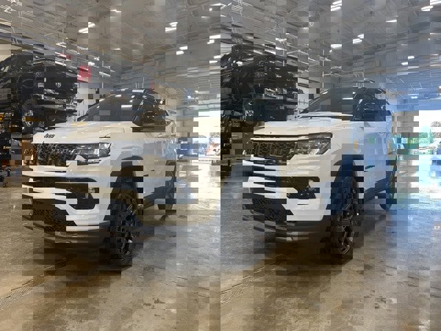 New 2025 Jeep Compass Limited w/ Sun & Sound Group image 3