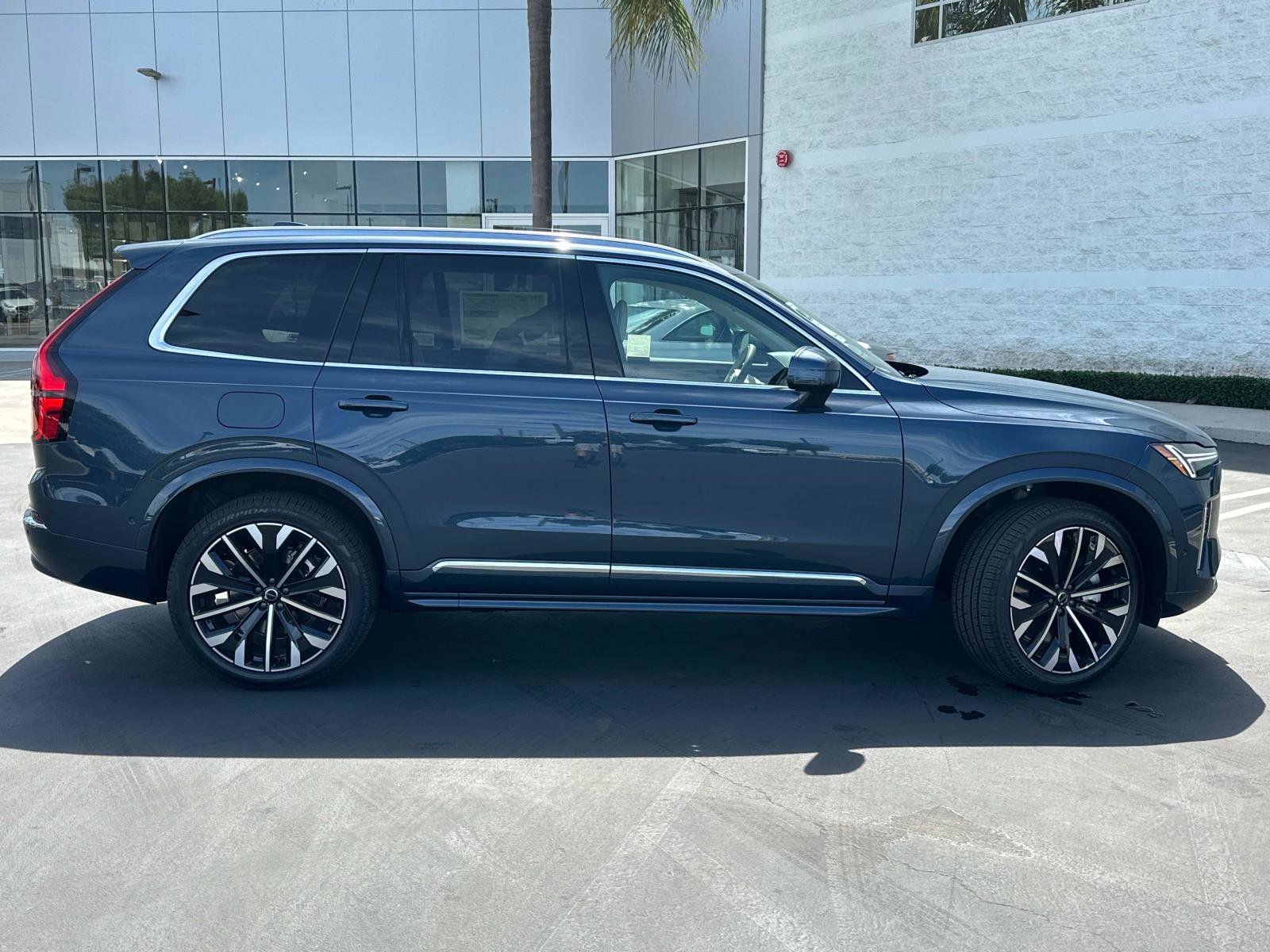 New 2026 Volvo XC90 T8 Ultra image 3