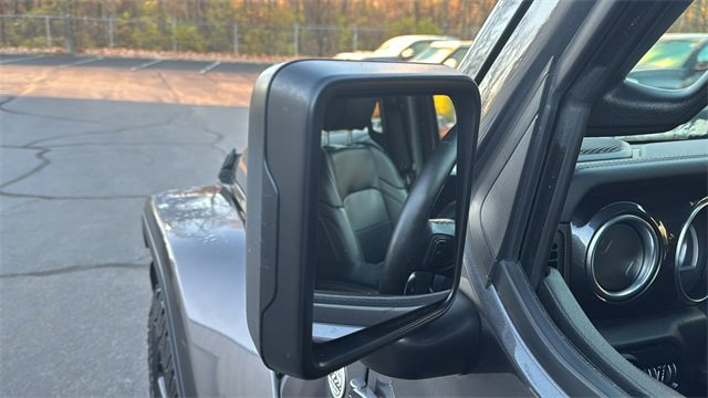 Used 2020 Jeep Wrangler Unlimited Sahara image 32