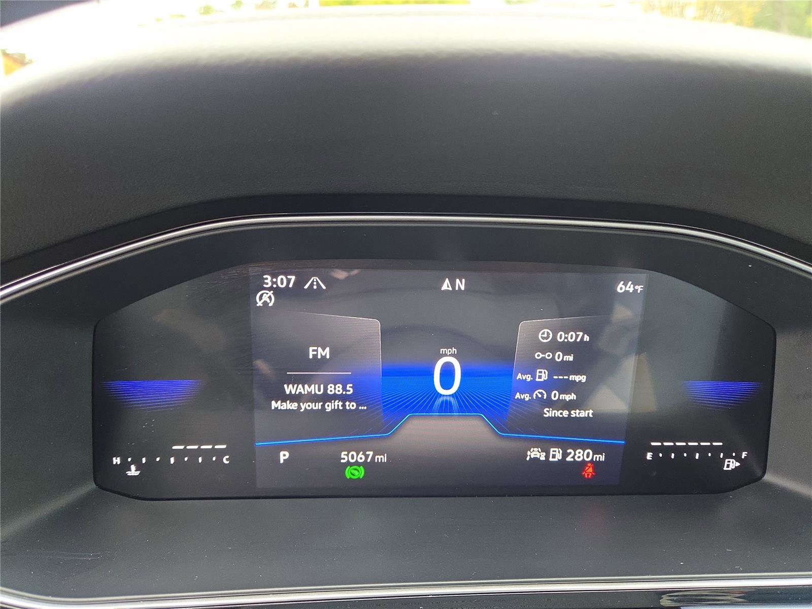 Certified 2025 Volkswagen Jetta SE w/ Sunroof Package image 18