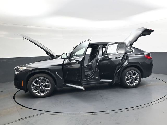 Used 2025 BMW X4 xDrive30i AWD/4WD image 45