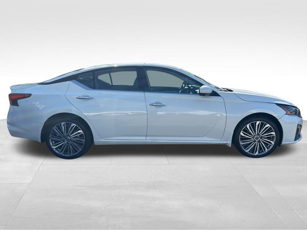 Used 2023 Nissan Altima 2.5 SL AWD/4WD image 7