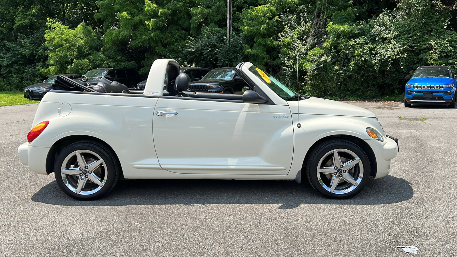 Used 2005 Chrysler PT Cruiser GT image 2