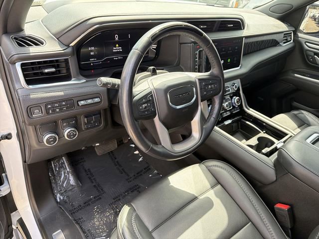 Used 2023 GMC Yukon XL Denali w/ Denali Reserve Package RWD image 9