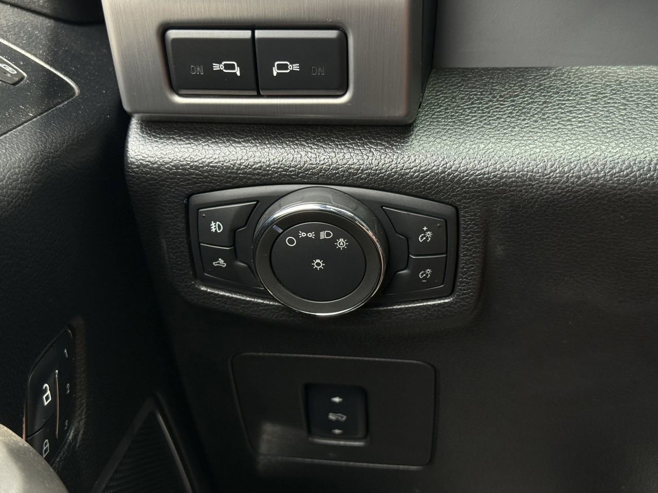 Used 2017 Ford F150 Platinum AWD/4WD image 25