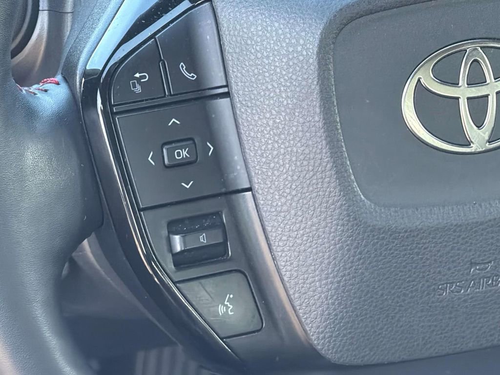Used 2023 Toyota Prius Prime FWD image 11