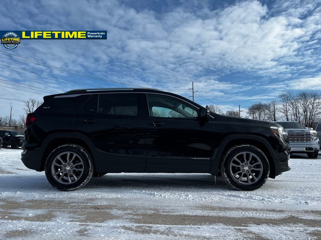 Used 2024 GMC Terrain SLT image 10