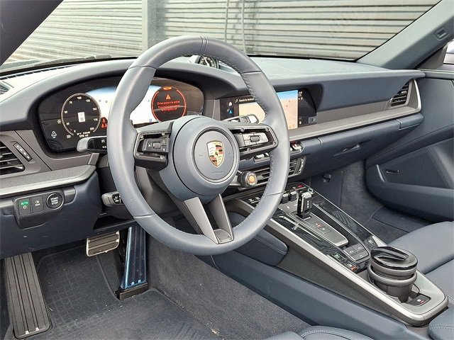 Used 2025 Porsche 911 Carrera image 4