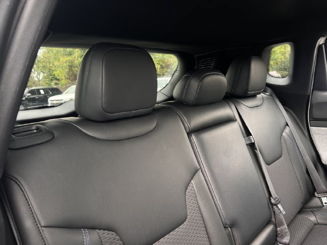 Used 2023 Jeep Compass Latitude AWD/4WD image 30