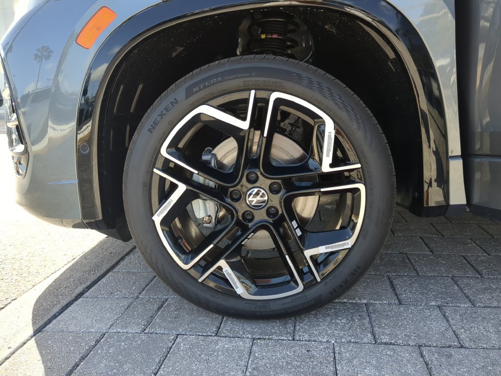 New 2027 Volkswagen Tiguan SEL R-Line AWD/4WD image 33