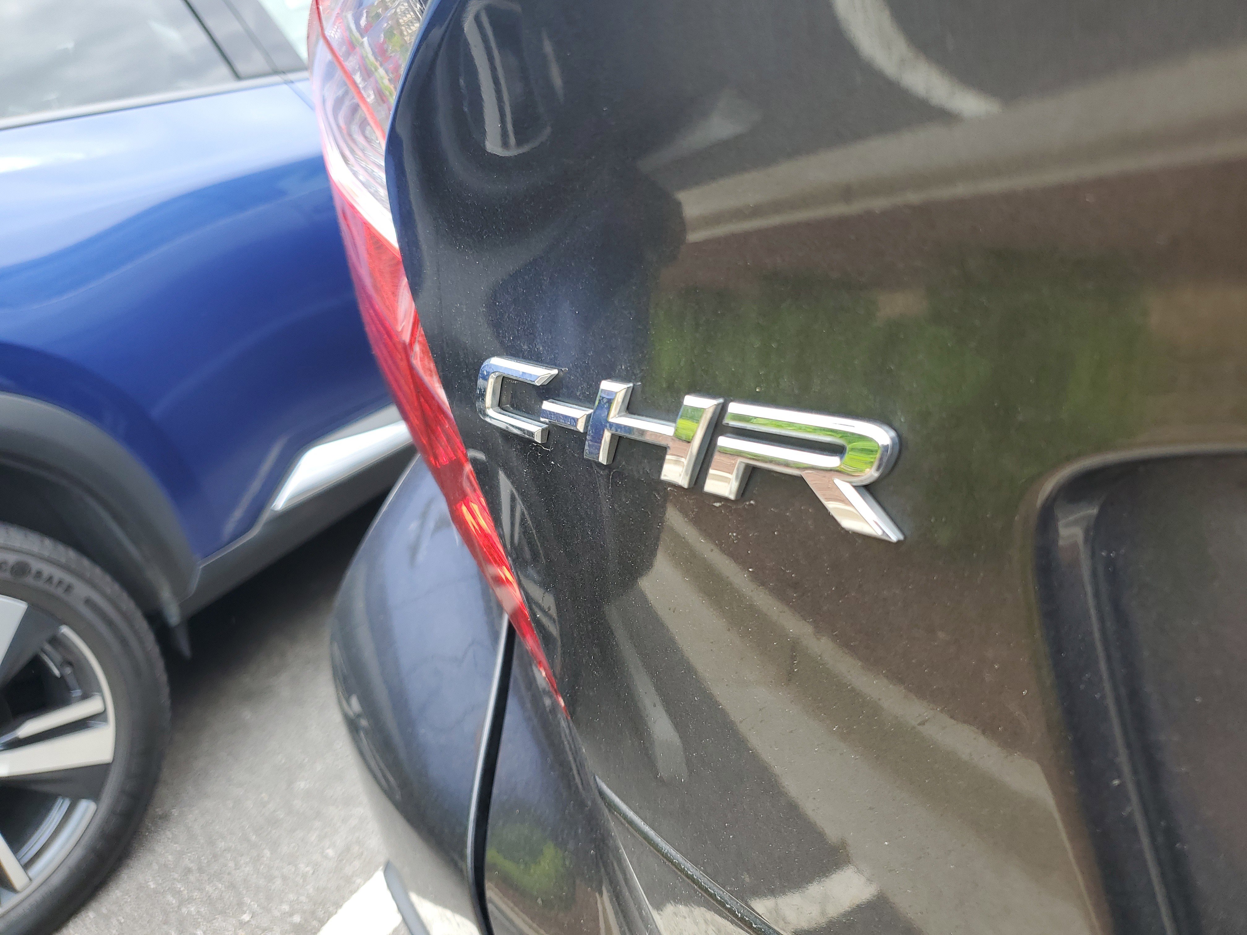 Used 2021 Toyota C-HR Limited FWD image 7