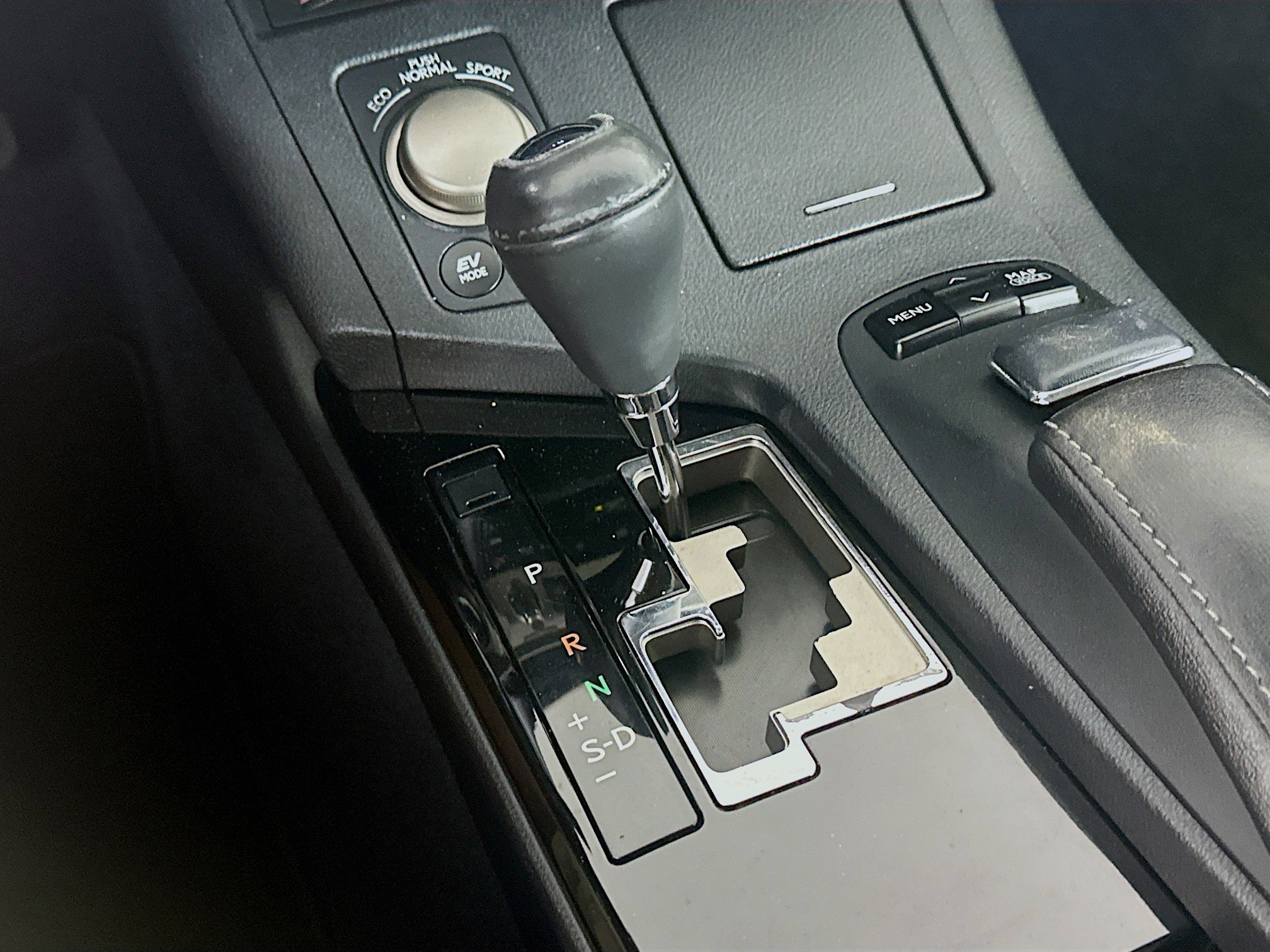 Used 2013 Lexus ES 300h w/ Luxury Pkg FWD image 25